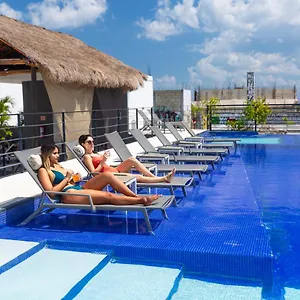 https://hotel-52.quintano-roohotels.com